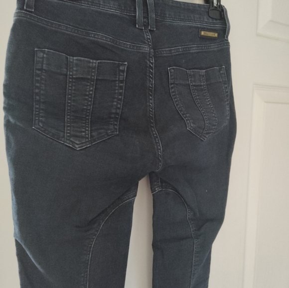 Burberry - Picture 3 of 6